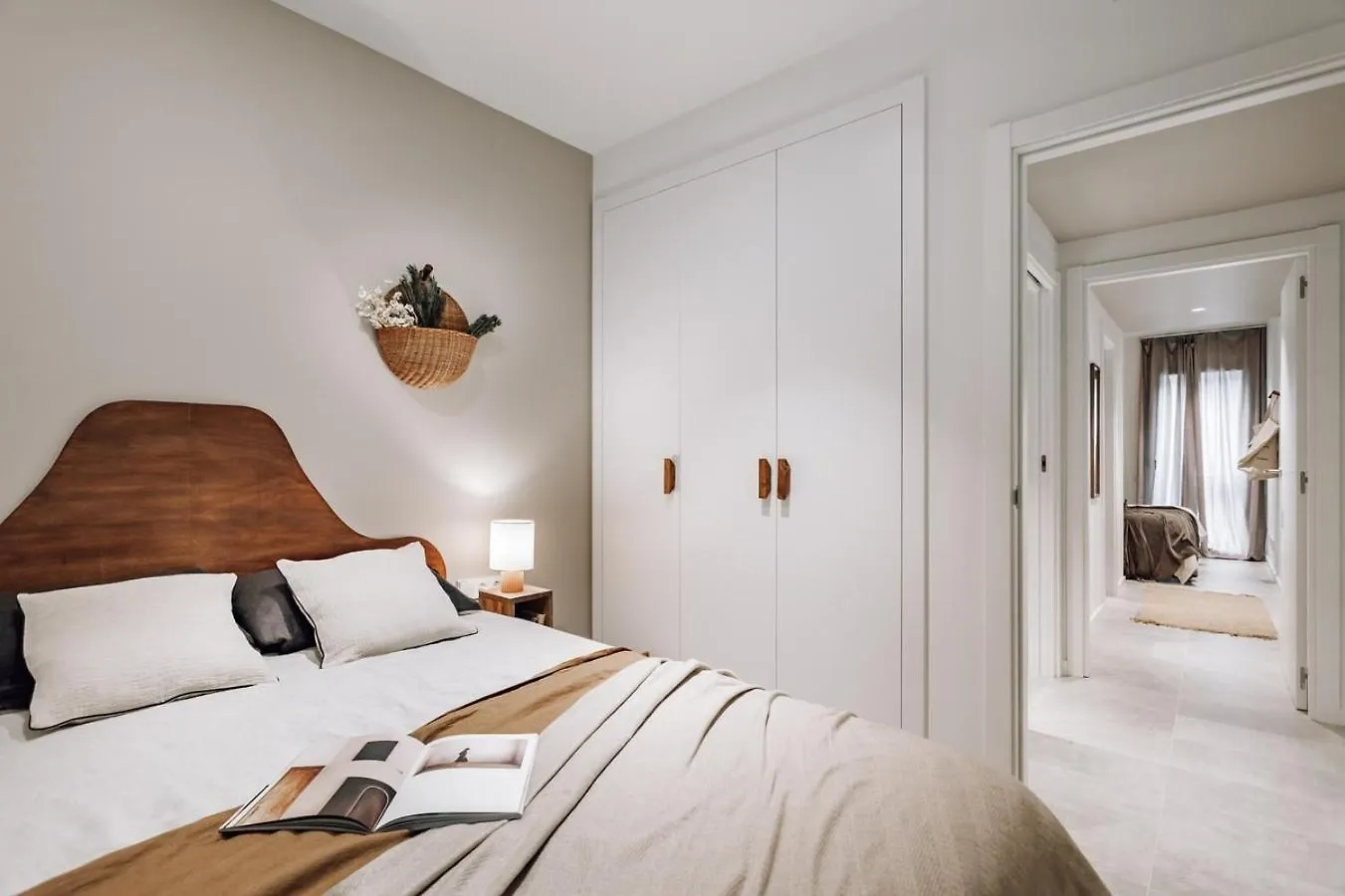 ברצלונה Encina - 2 Bedrooms In Eixample Esquerra ספרד